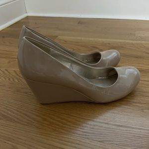 CL by Laundry Wedges Size 9.5